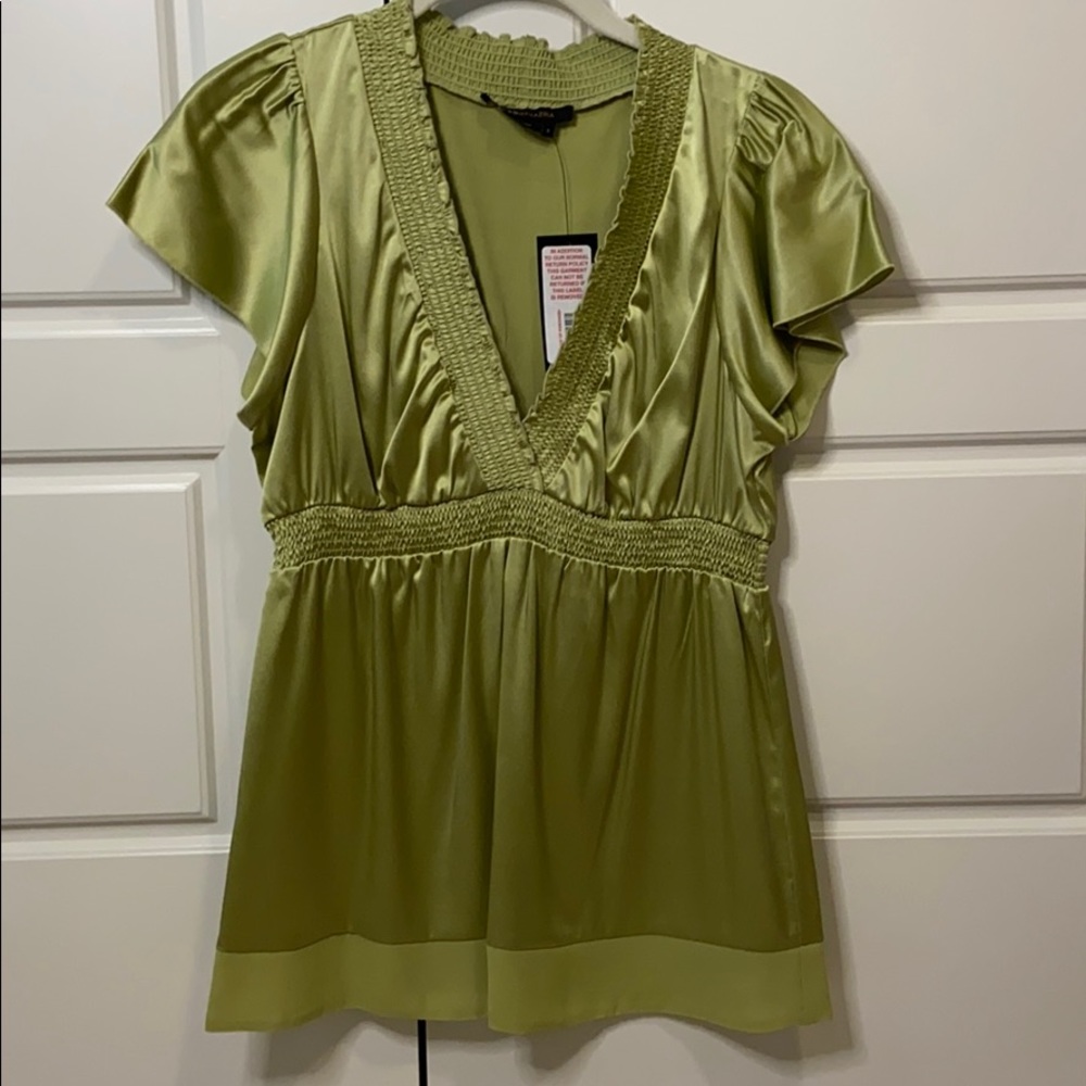 BCBG NWT silk green short sleeve blouse